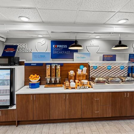 Holiday Inn Express Saint Simons Island By Ihg St. Simons Island Bagian luar foto