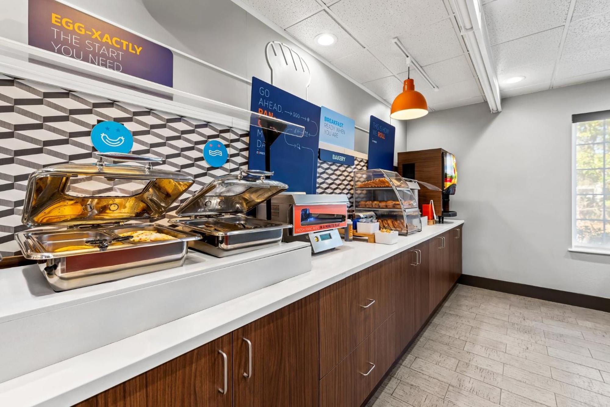 Holiday Inn Express Saint Simons Island By Ihg St. Simons Island Bagian luar foto